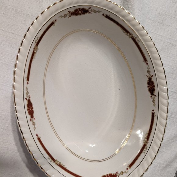 Oval Vegetable Bowl, Guildford Maroon - Picture 2 of 6